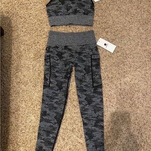 Stylish Gray Camo Women's Activewear Set